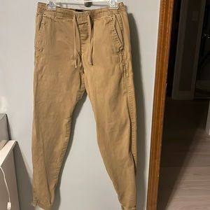 Hollister joggers